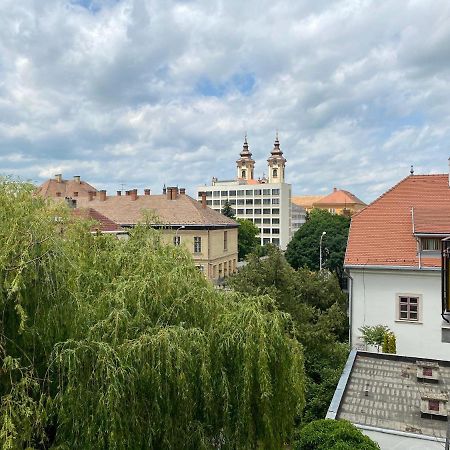 RÉS Apartman Eger Bagian luar foto