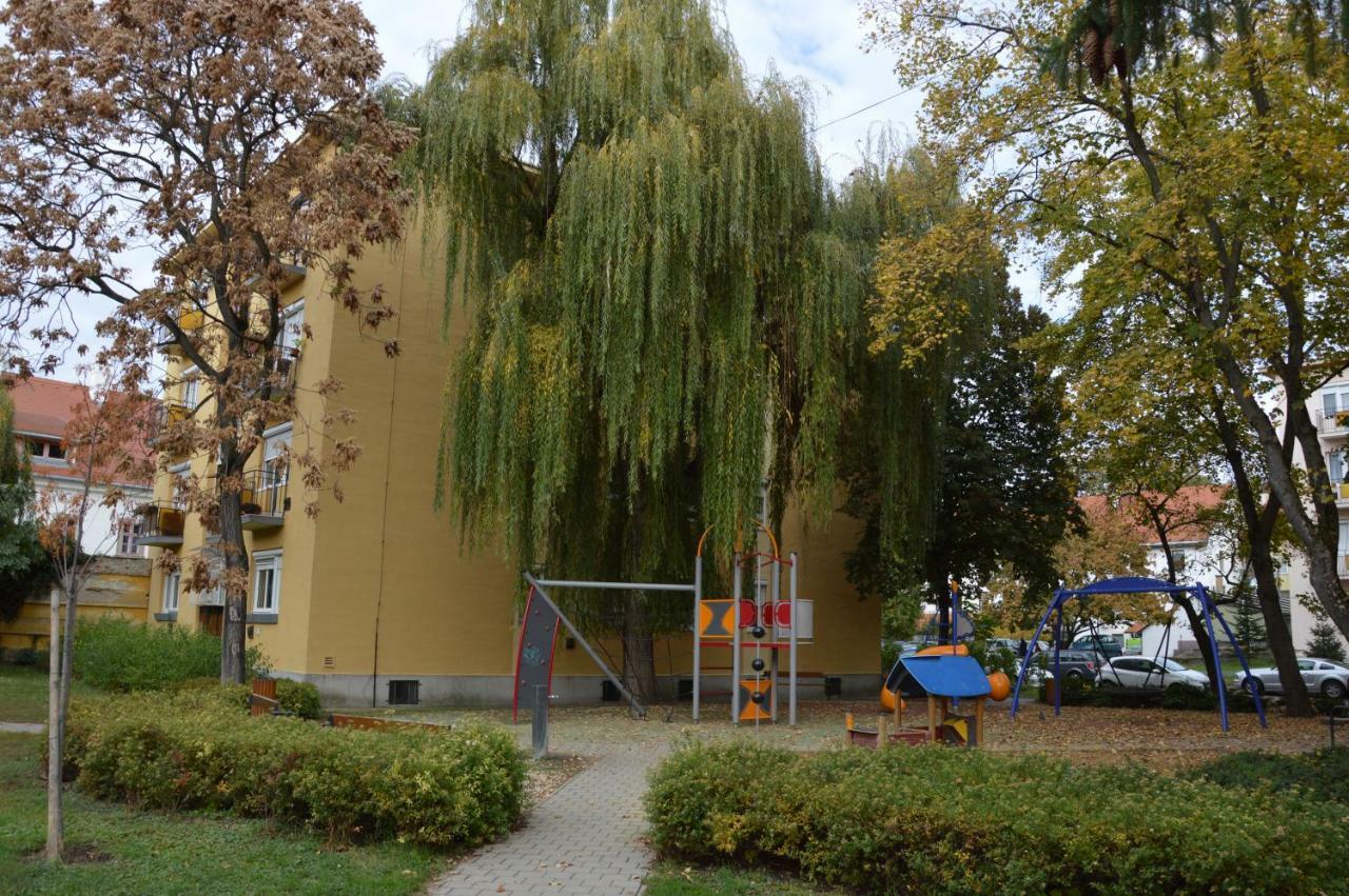 RÉS Apartman Eger Bagian luar foto